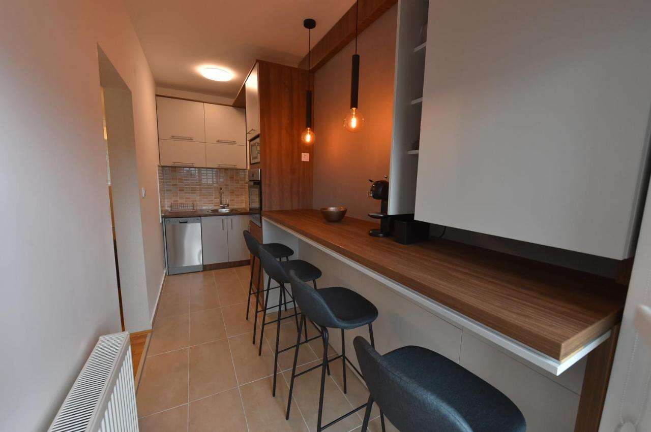 Sky Lux Apartman Gornji Milanovac Ngoại thất bức ảnh
